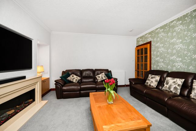 26, Lundin Road, Crossford photo 3