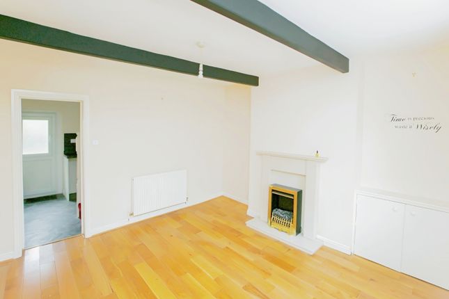 Terraced house to rent in Sheffield Road, Glossop, Derbyshire