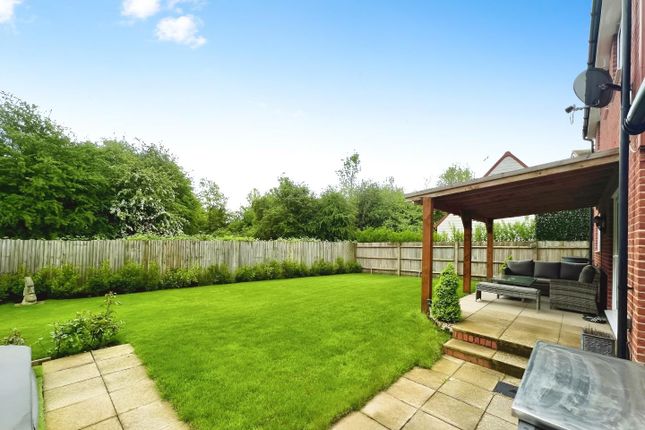 15, Wheatfields, Ashford photo 2