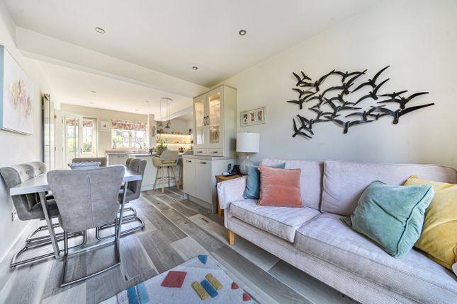 4, The Spinney, Gloucestershire photo 3