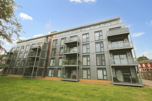 Thumbnail Flat to rent in Newsom Place, St Albans
