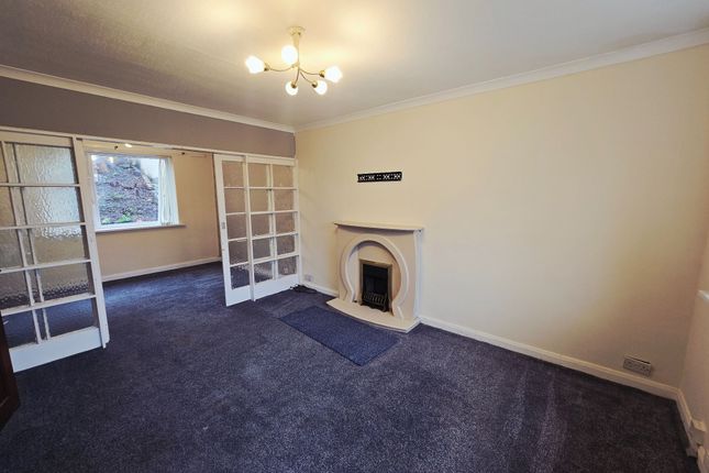 37 Aireville Crescent, Bradford photo 5