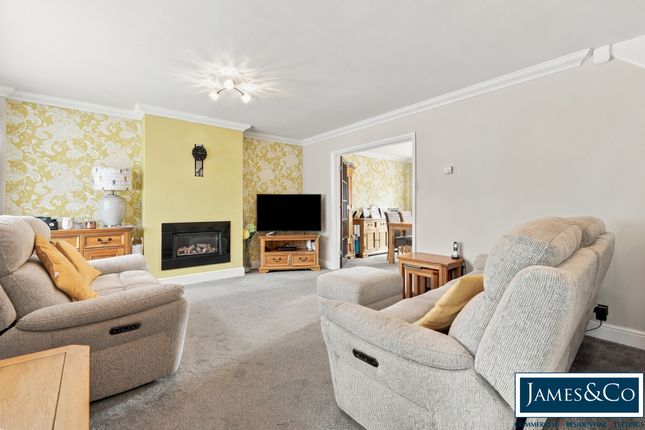 11, Greygoose Park, Harlow photo 2