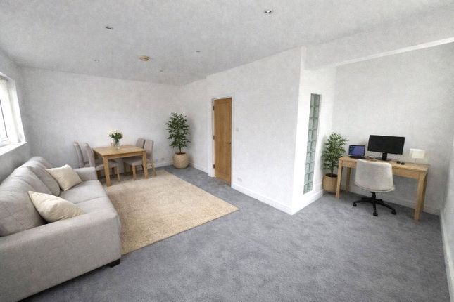 Flat 2, 6-8, Den Road, Devon photo 2