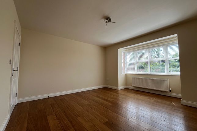 Apartment 11, Sharlotte Court, Uttoxeter photo 5