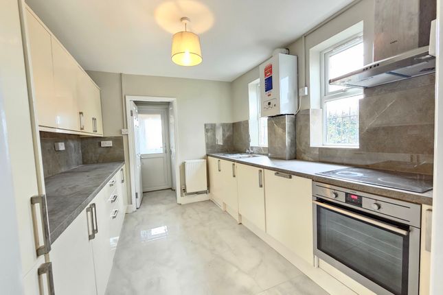 Thumbnail End terrace house to rent in Selsdon Road, South Croydon