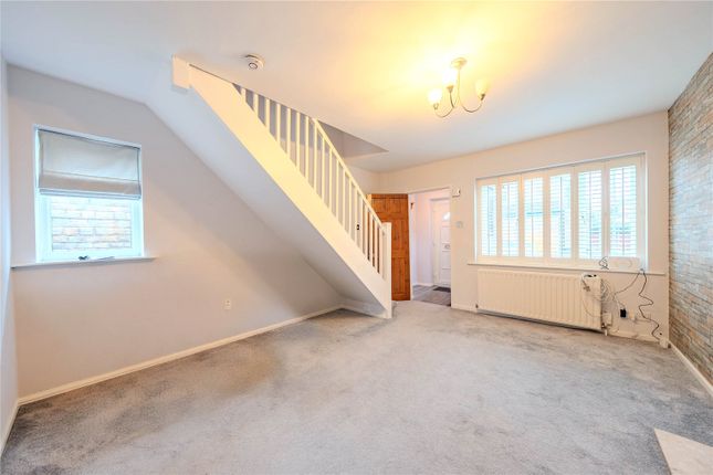 11, Weavers Croft, West Yorkshire photo 2