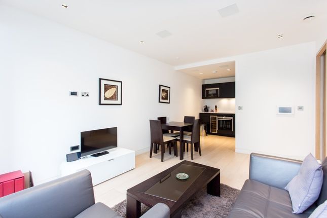 Flat 15,, Roman House, Barbican photo 2