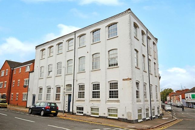 Flat to rent in Bailiff Street, Northampton