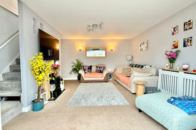 47 Lakeside, Hightown, Ringwood photo 3