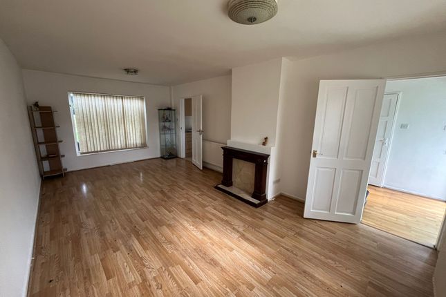 78, Rockingham Way, Stevenage photo 5