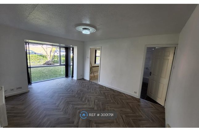 Baguley Crescent, Middleton, Manchester photo 5