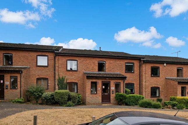 1-bed flat on Pauls Lane, Hoddesdon, £100,000