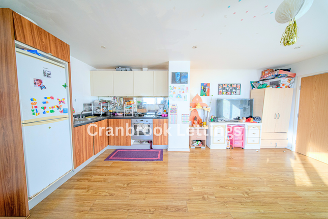 Flat 217 Schrier, Ropeworks, Barking photo 4