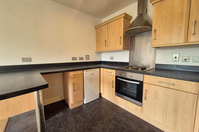 28, Heol Staughton, Cardiff, Cardiff photo 2