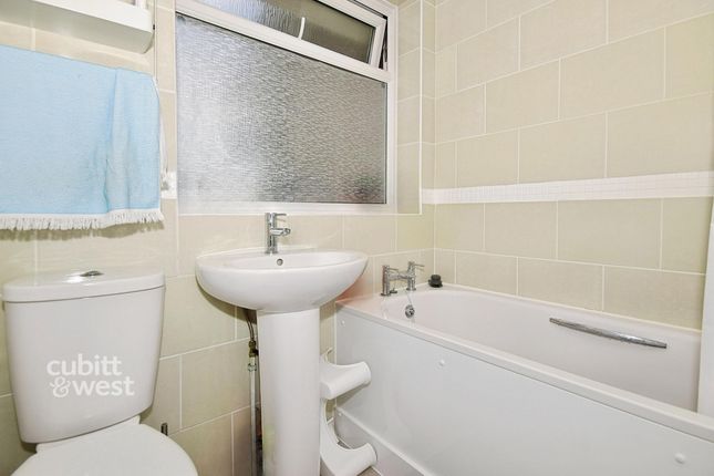 8, Lime Close, Chichester photo 4