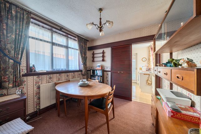 200, Herlwyn Avenue, Ruislip photo 4