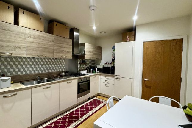 23, Potters Road, Southall photo 3