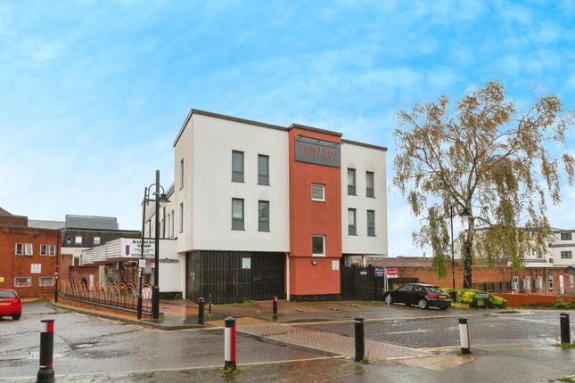 Flat for sale in Feathers Lane, Basingstoke, Hampshire
