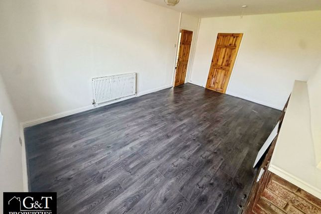 95 Tiled House Lane, Brierley Hill photo 3