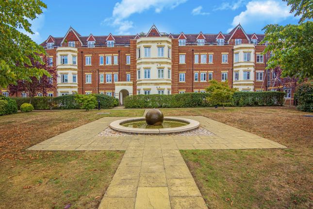 Flat to rent in London Road, Guildford, Surrey