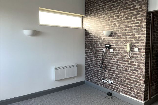 Property photo 10 of 14. Picture No. 31