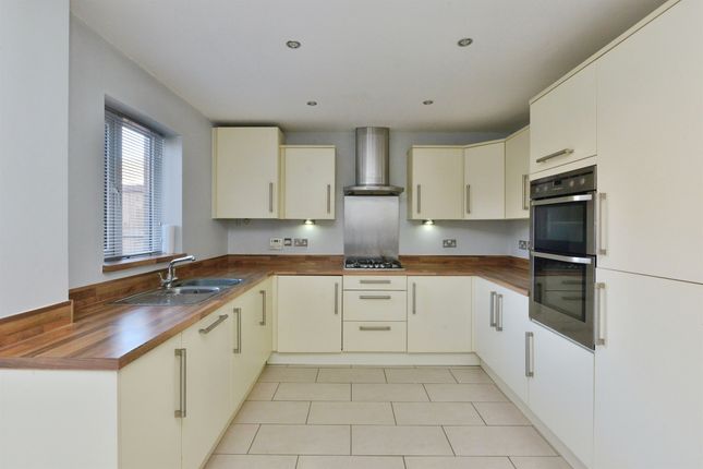 113, Selkirk Drive, Milton Keynes photo 2