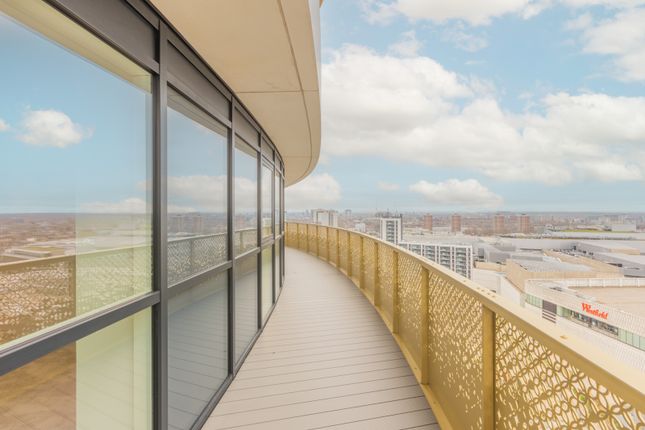 Flat for sale in Cascade Way, White City W12