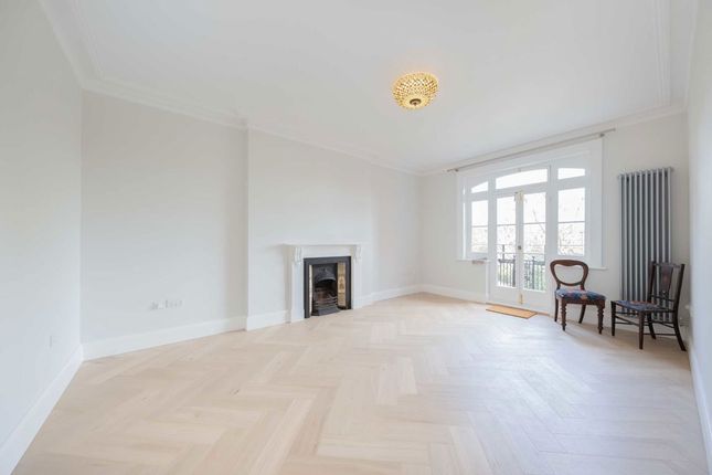Flat 8, Playfair Mansions, Queen's Club Gardens, London photo 2