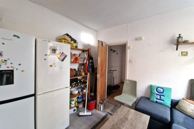 4 St. Helens Gardens, London photo 5