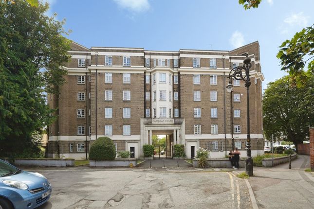 2-bed flat on 2, Cambray Court, Gloucestershire, £160,000
