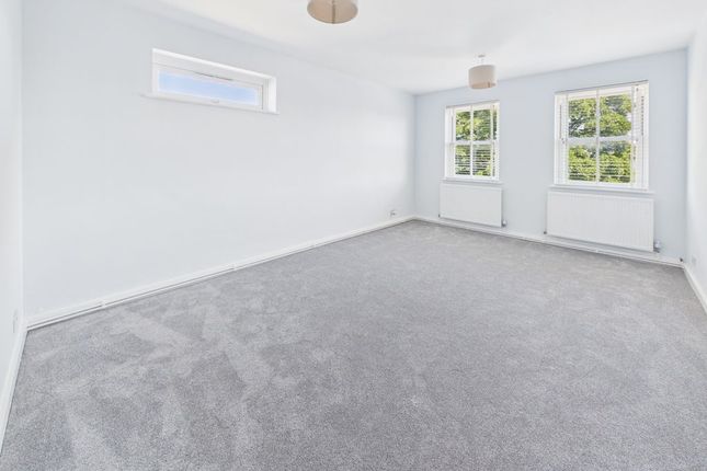 Flat 5,, 22 Westway, Caterham photo 4