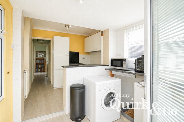 61, Holbek Road, Canvey Island photo 4