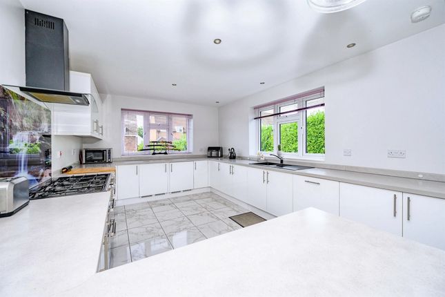 10, Stonelea Road, Hemel Hempstead photo 2