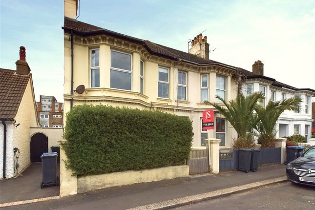 Flat for sale in Colebrook Road, Southwick, Brighton
