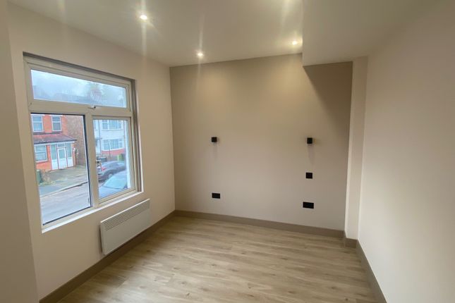 Thumbnail Studio to rent in Whitby Road, South Harrow