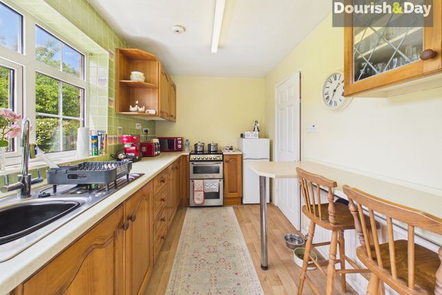 4 Creswell Farm Drive, Stafford photo 2