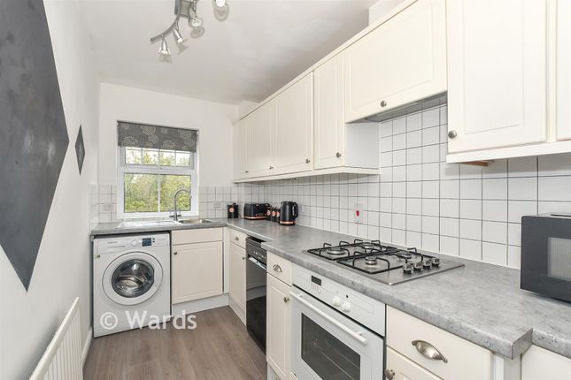 11, Kirk View, Ashford photo 3