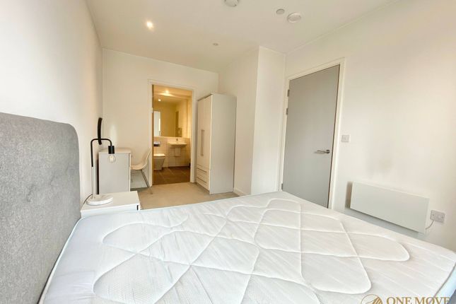 Flat 405, Transmission House, Manchester photo 3