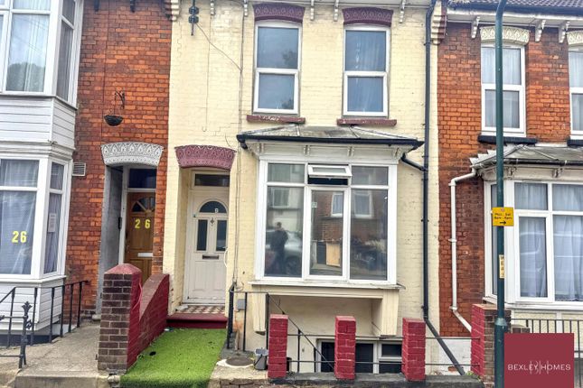Studio house on 24B, Meadowbank Road, Chatham, £900/mo