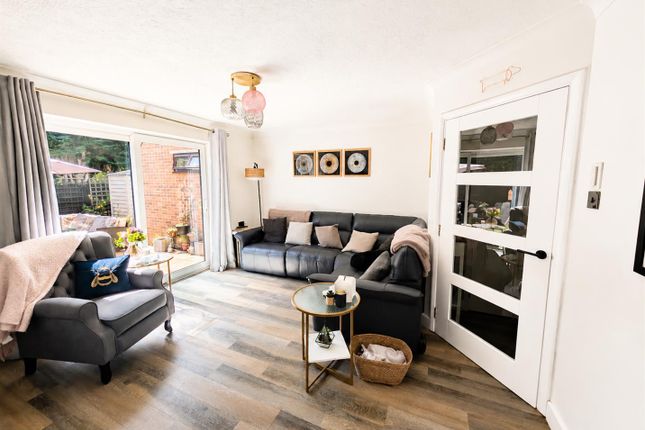 9, Rookwood Close, Uckfield photo 3