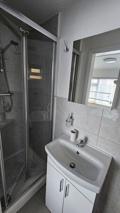 Room 4, 7, Rambler Close, Taplow photo 3
