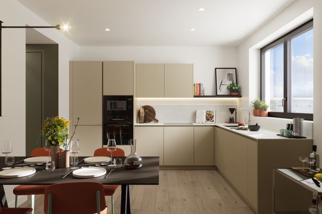 Flat for sale in Peninsula Gardens, Greenwich Peninsula, London