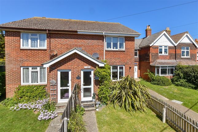 3-bed house on Hooke Hill, Freshwater, £175,500