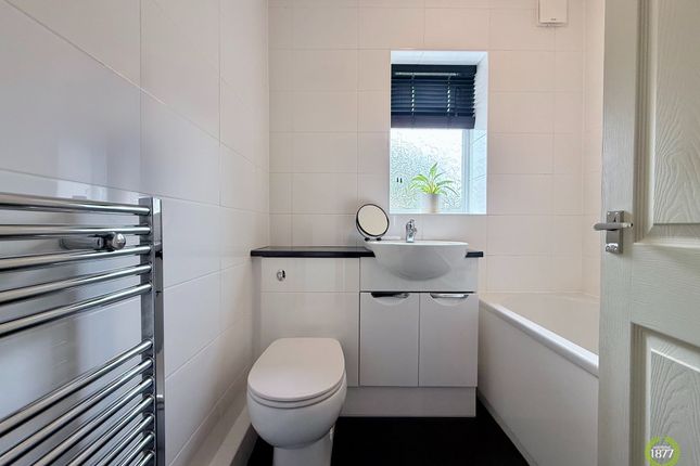 4 Oakfield Avenue, Accrington photo 4