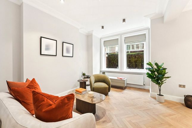 Flat 207 Hamlet Gardens, London photo 3