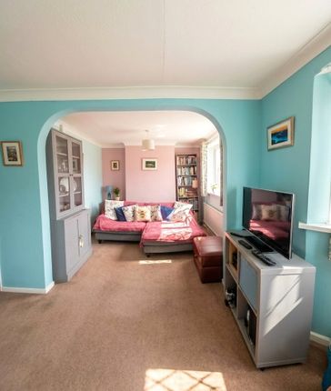 22, Maesglas, Carmarthenshire photo 4