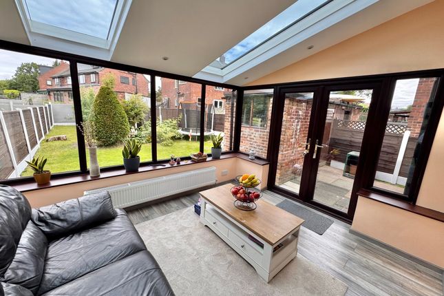 24 Gotherage Lane, Stockport photo 3