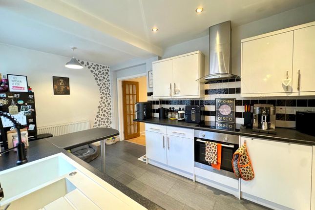 14, Merthyr Tydfil photo 3