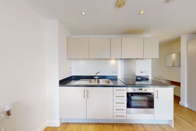 102, Moro Apartments, London photo 2